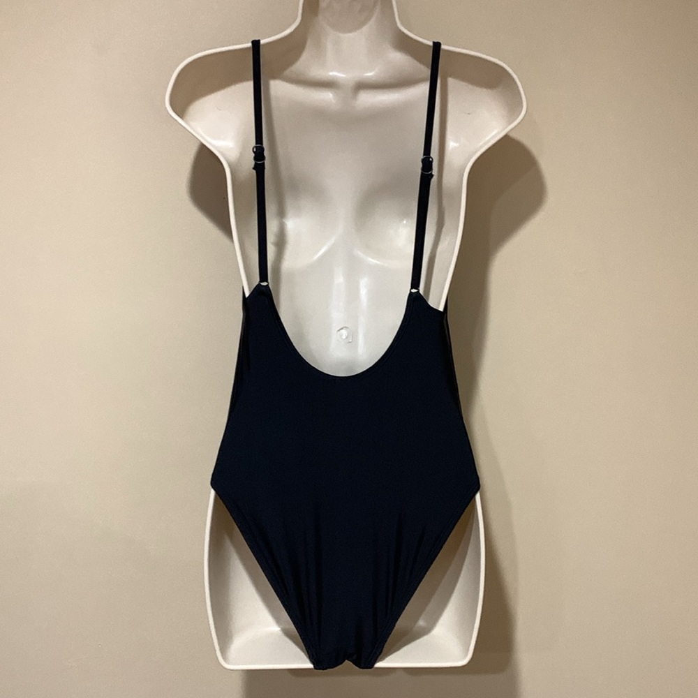 Swimsuit - Picture 4 of 8